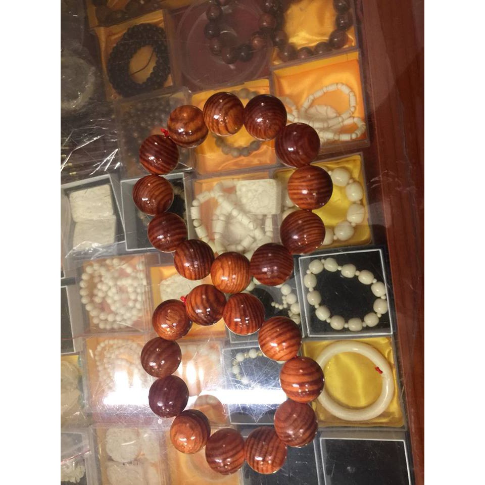 Vòng tay gỗ huyết long hạt 9 mm